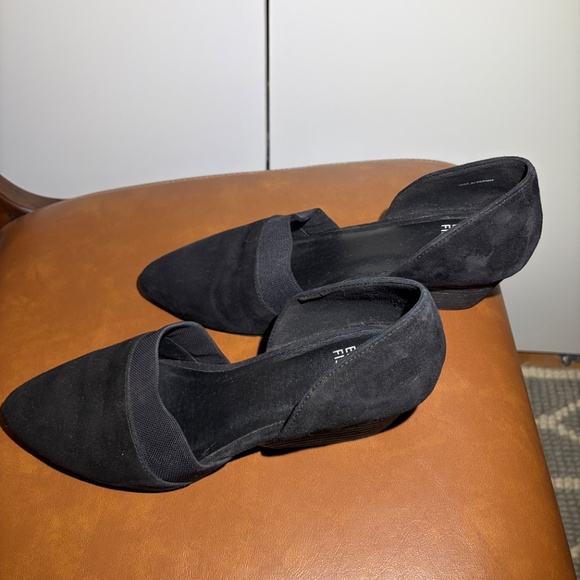 Eileen Fisher Size 8 Slip Ons - Picture 5 of 8